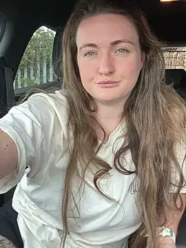 Snapshot of BustyBonnieUK chatting on September 19, 11:55 am BustyBonnieUK online show from September 19, 11:55 am