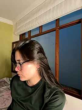 aurora divine online show from October 3, 10:51 pm