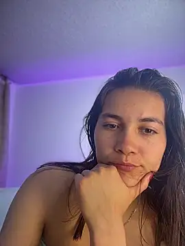 aurora divine online show from May 29, 9:02 pm