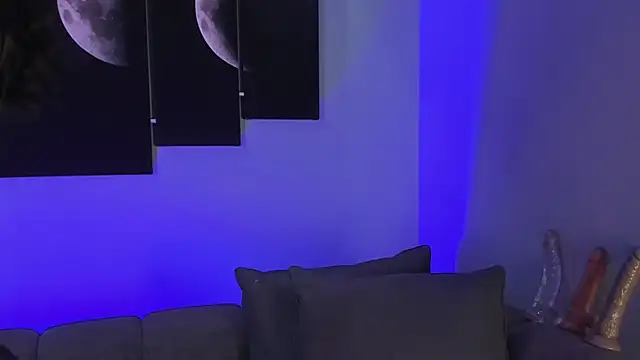 Snapshot of maddy_walker chatting on January 10, 8:37 pm maddy walker online show from January 10, 8:37 pm