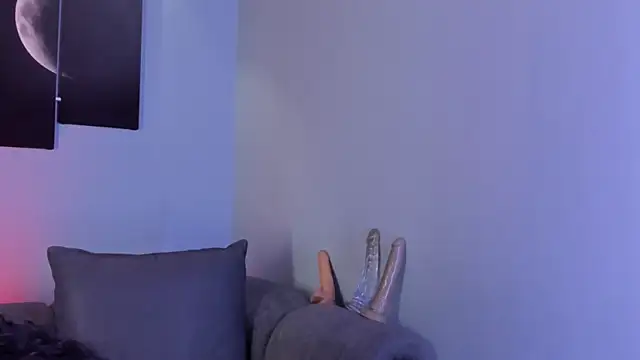 Snapshot of maddy_walker chatting on February 10, 8:21 pm maddy walker online show from February 10, 8:21 pm