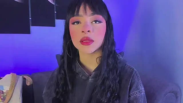 Snapshot of maddy_walker chatting on March 1, 7:59 pm maddy walker online show from March 1, 7:59 pm