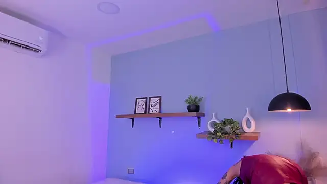 Snapshot of maddy_walker chatting on November 5, 12:16 pm maddy walker online show from November 5, 12:16 pm