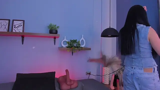 Snapshot of maddy_walker chatting on November 8, 12:05 pm maddy walker online show from November 8, 12:05 pm