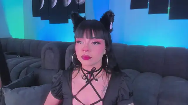 Snapshot of maddy_walker chatting on April 7, 12:16 pm maddy walker online show from April 7, 12:16 pm