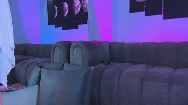 Snapshot of maddy_walker chatting on April 9, 12:43 pm maddy walker online show from April 9, 12:43 pm