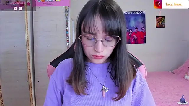 Snapshot of Lucyy-hess chatting on May 7, 7:52 pm Lucyy-hess online show from May 7, 7:52 pm