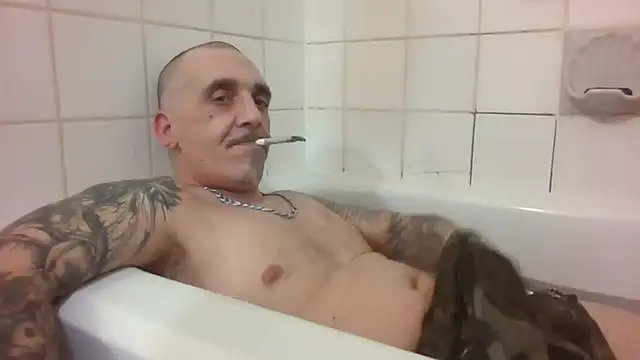 CandiedPompano online show from September 26, 4:16 am