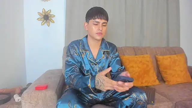 Lyam ap online show from June 22, 3:36 am