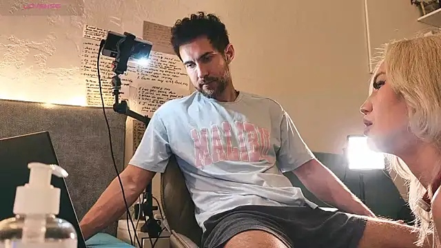 Snapshot of 2lust chatting on December 22, 8:55 am 2lust online show from December 22, 8:55 am