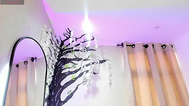 ebbafernandez  online show from November 17, 12:22 pm