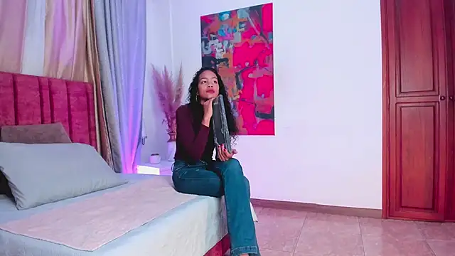 AntonellaHall  online show from December 7, 12:35 pm