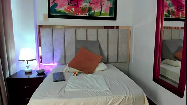 AntonellaHall  online show from January 31, 12:07 pm