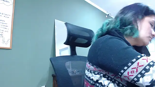 gigiqueen 18 online show from March 14, 11:54 pm