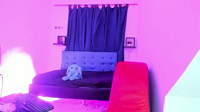 Snapshot of Camila_TransGirl chatting on March 19, 6:57 am Camila TransGirl online show from March 19, 6:57 am