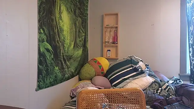 ThickGirlsDoItBetter online show from March 18, 3:31 pm