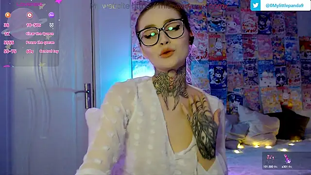 Snapshot of Milky_way_UwU chatting on December 8, 12:41 pm Milky way UwU online show from December 8, 12:41 pm