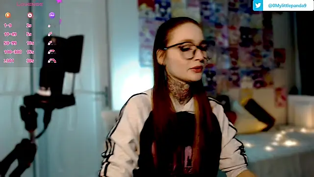 Snapshot of Milky_way_UwU chatting on January 15, 12:30 am Milky way UwU online show from January 15, 12:30 am