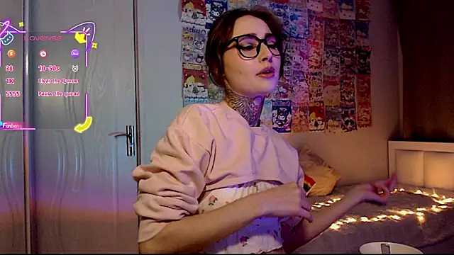 Snapshot of Milky_way_UwU chatting on November 23, 11:37 pm Milky way UwU online show from November 23, 11:37 pm