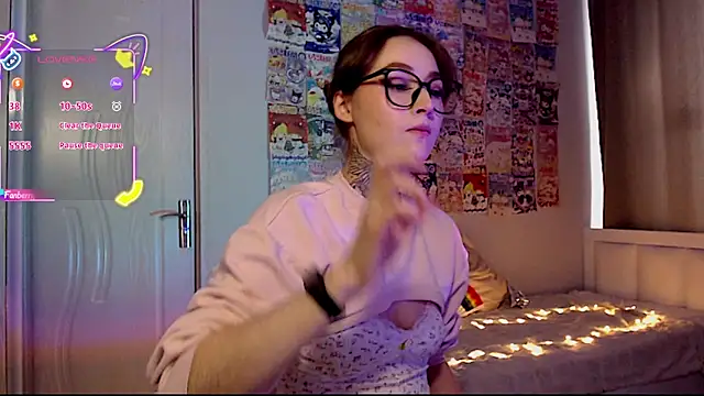 Snapshot of Milky_way_UwU chatting on November 29, 8:39 am Milky way UwU online show from November 29, 8:39 am