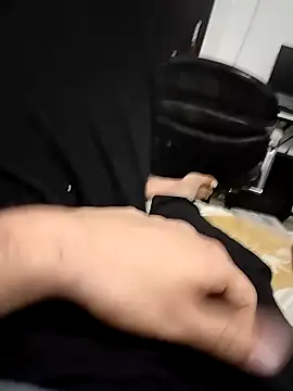 Snapshot of tarun997700 chatting on January 8, 11:10 am tarun997700 online show from January 8, 11:10 am