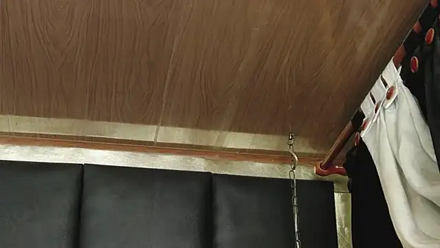 Snapshot of BlairBadgley chatting on January 31, 7:18 am BlairBadgley online show from January 31, 7:18 am