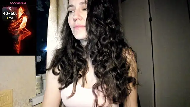 Snapshot of Found_Me chatting on December 6, 12:23 am Found Me online show from December 6, 12:23 am