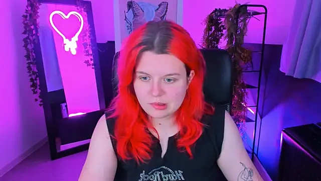 Snapshot of NielletaBlossom chatting on February 1, 5:18 am NielletaBlossom online show from February 1, 5:18 am