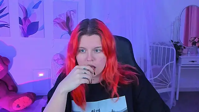 Snapshot of NielletaBlossom chatting on February 14, 5:03 pm NielletaBlossom online show from February 14, 5:03 pm