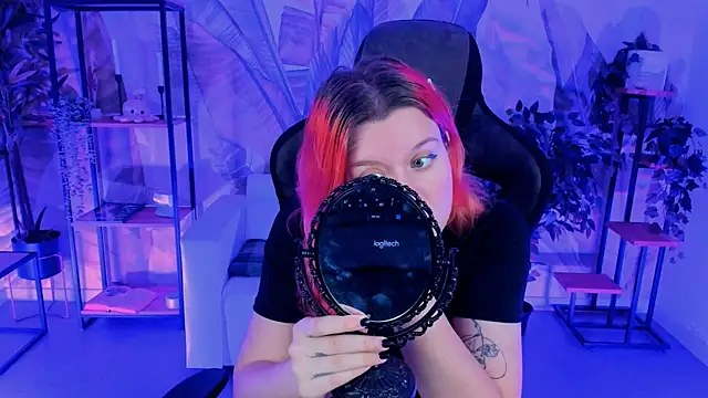 Snapshot of NielletaBlossom chatting on March 8, 5:17 am NielletaBlossom online show from March 8, 5:17 am