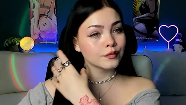 Snapshot of AkiraKatsu chatting on December 16, 9:03 am AkiraKatsu online show from December 16, 9:03 am