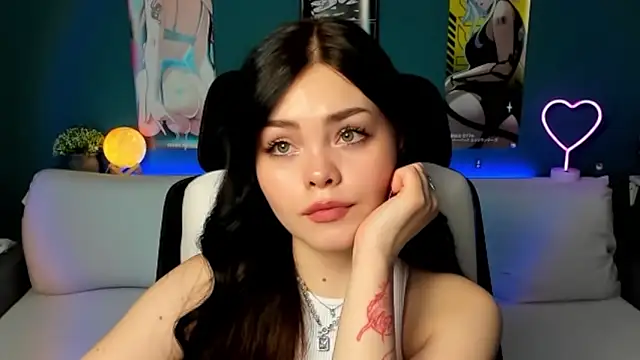 Snapshot of AkiraKatsu chatting on January 17, 10:11 am AkiraKatsu online show from January 17, 10:11 am