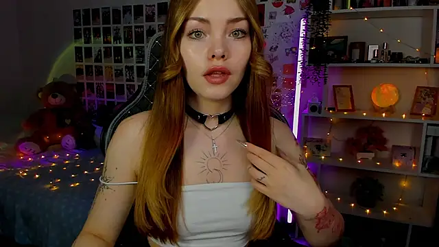 Snapshot of AkiraKatsu chatting on September 21, 11:56 am AkiraKatsu online show from September 21, 11:56 am