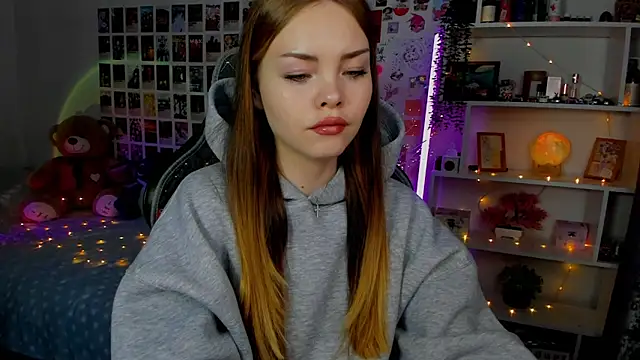 Snapshot of AkiraKatsu chatting on September 30, 11:37 am AkiraKatsu online show from September 30, 11:37 am