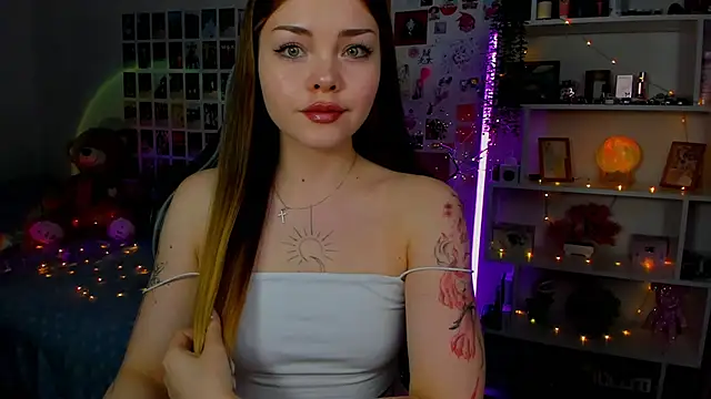 Snapshot of AkiraKatsu chatting on October 17, 5:15 pm AkiraKatsu online show from October 17, 5:15 pm