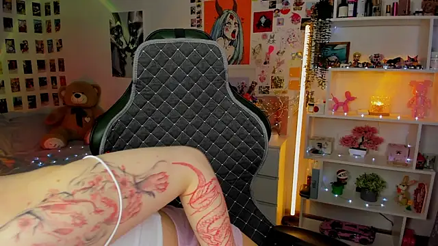 AkiraKatsu online show from January 18, 11:03 am