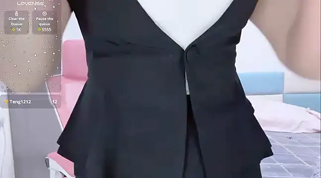 Snapshot of Qwi-V1 chatting on December 22, 10:58 pm Qwi-V1 online show from December 22, 10:58 pm