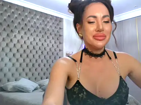 TianaPosh online show from March 20, 9:02 pm