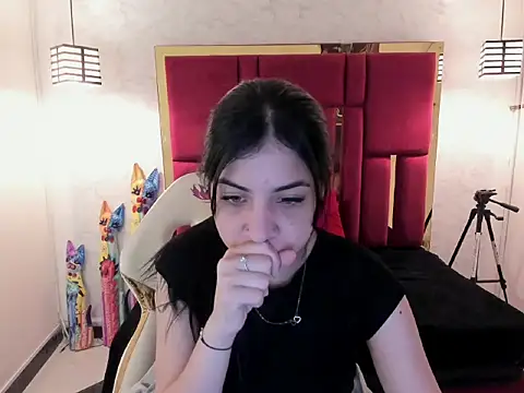 Snapshot of Violet_m chatting on September 12, 11:43 am Violet m online show from September 12, 11:43 am
