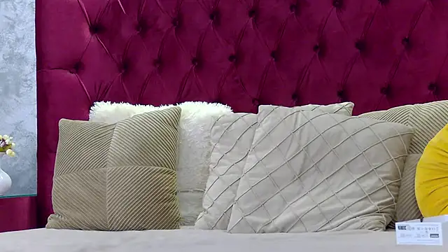 Snapshot of MissJasmine_ chatting on March 13, 8:48 am MissJasmine online show from March 13, 8:48 am