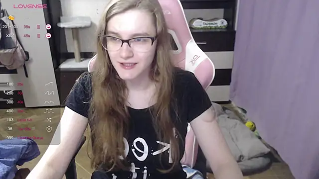 Snapshot of Tomato_Tease chatting on September 22, 4:31 pm Tomato Tease online show from September 22, 4:31 pm