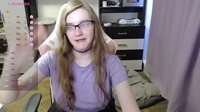 Snapshot of Tomato_Tease chatting on October 7, 5:04 am Tomato Tease online show from October 7, 5:04 am