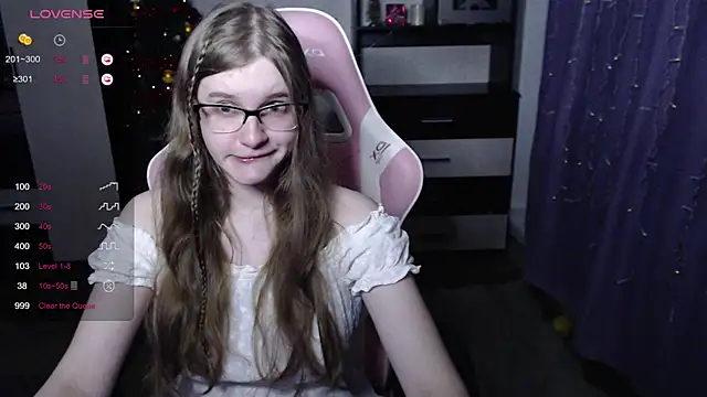 Snapshot of Tomato_Tease chatting on December 15, 4:50 am Tomato Tease online show from December 15, 4:50 am