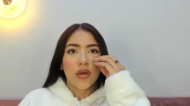 nicolle pierce online show from February 17, 11:18 am