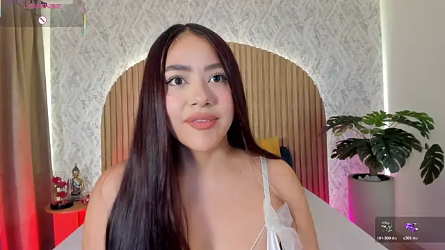 Snapshot of nicolle_pierce chatting on June 8, 2:06 pm nicolle pierce online show from June 8, 2:06 pm