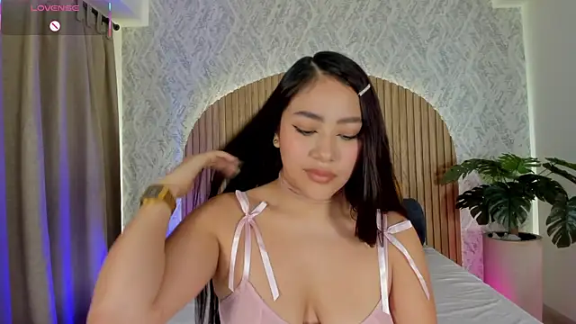 Snapshot of nicolle_pierce chatting on June 9, 10:38 am nicolle pierce online show from June 9, 10:38 am