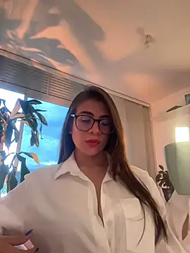MariaIsabella8 online show from May 13, 10:38 pm