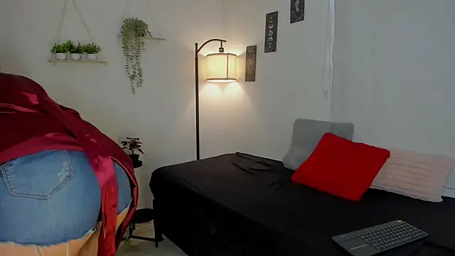 Snapshot of sara_sweet9 chatting on November 22, 7:24 pm sara sweet9 online show from November 22, 7:24 pm