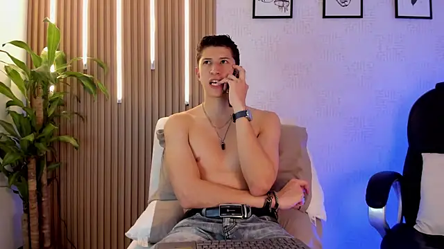 Snapshot of Dorianmistery2322_ chatting on November 20, 11:48 pm Dorianmistery2322 online show from November 20, 11:48 pm