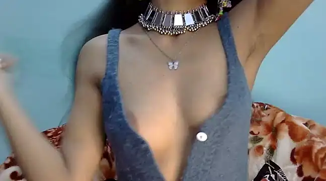 Snapshot of Cute_Alaina chatting on February 24, 10:25 pm Cute Alaina online show from February 24, 10:25 pm